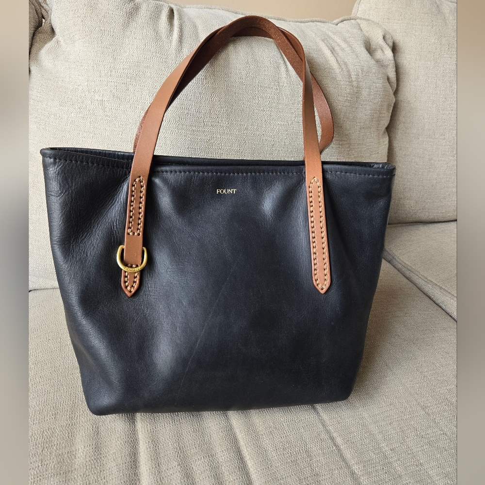 FOUNT Leather Petite Bellfield Tote in Peppercorn (Black)